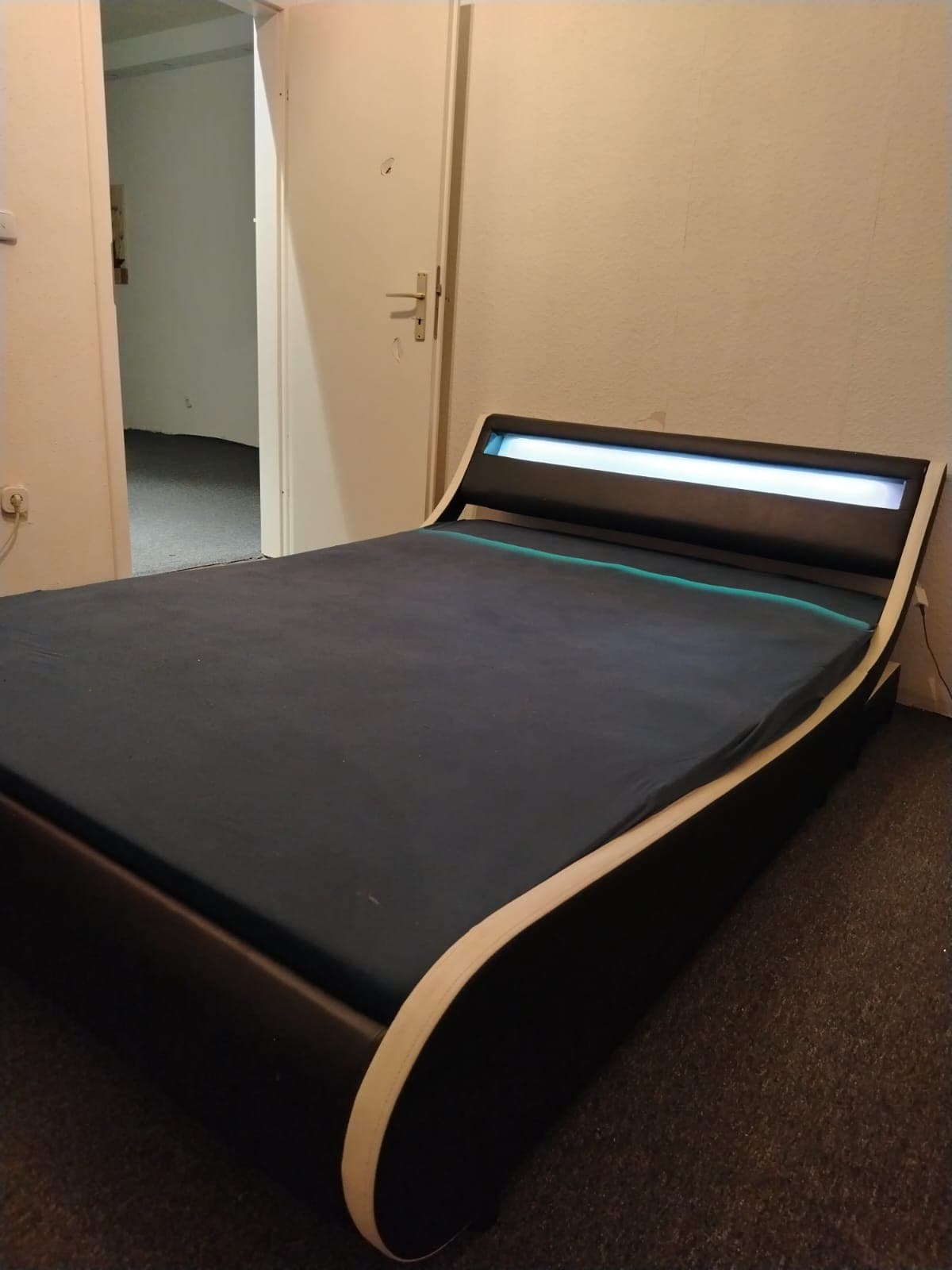 شقة مفروشة 4 غرف 