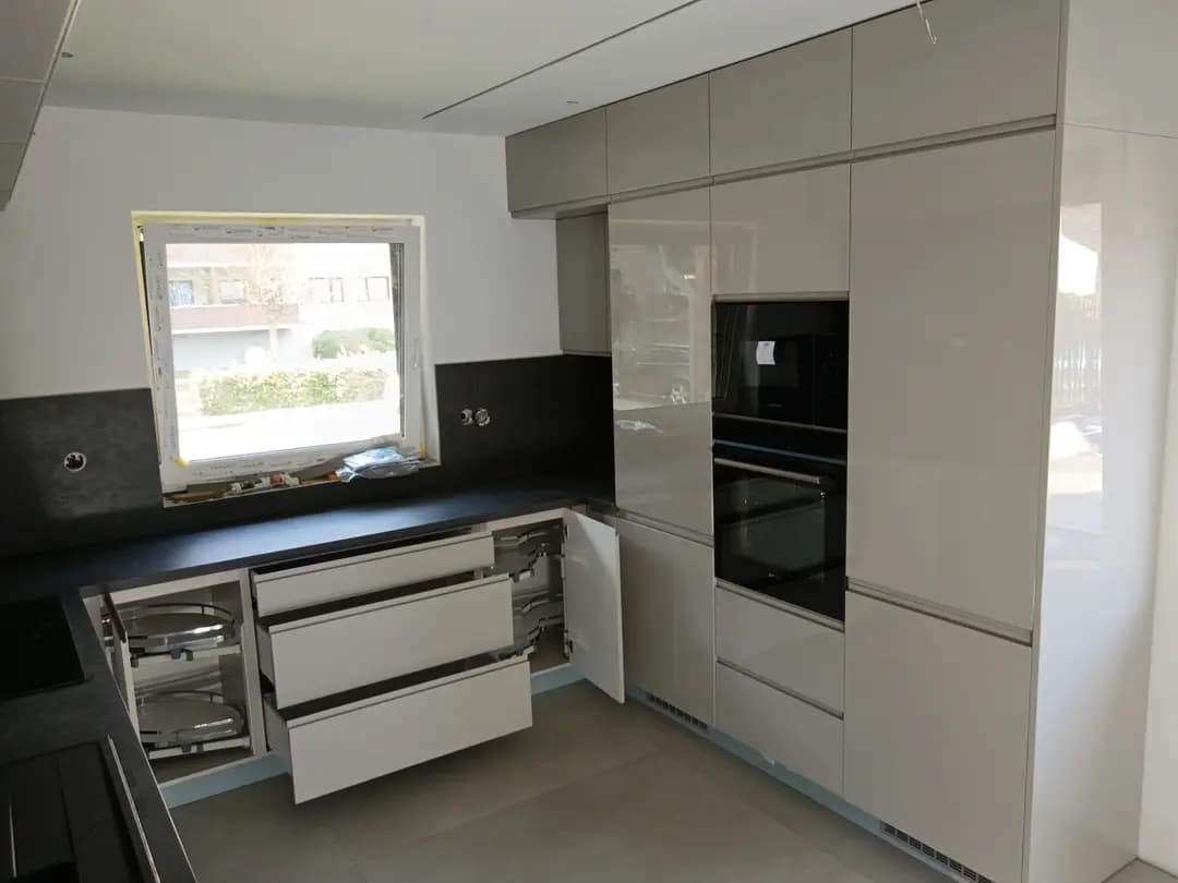 Easy Kitchens - 2