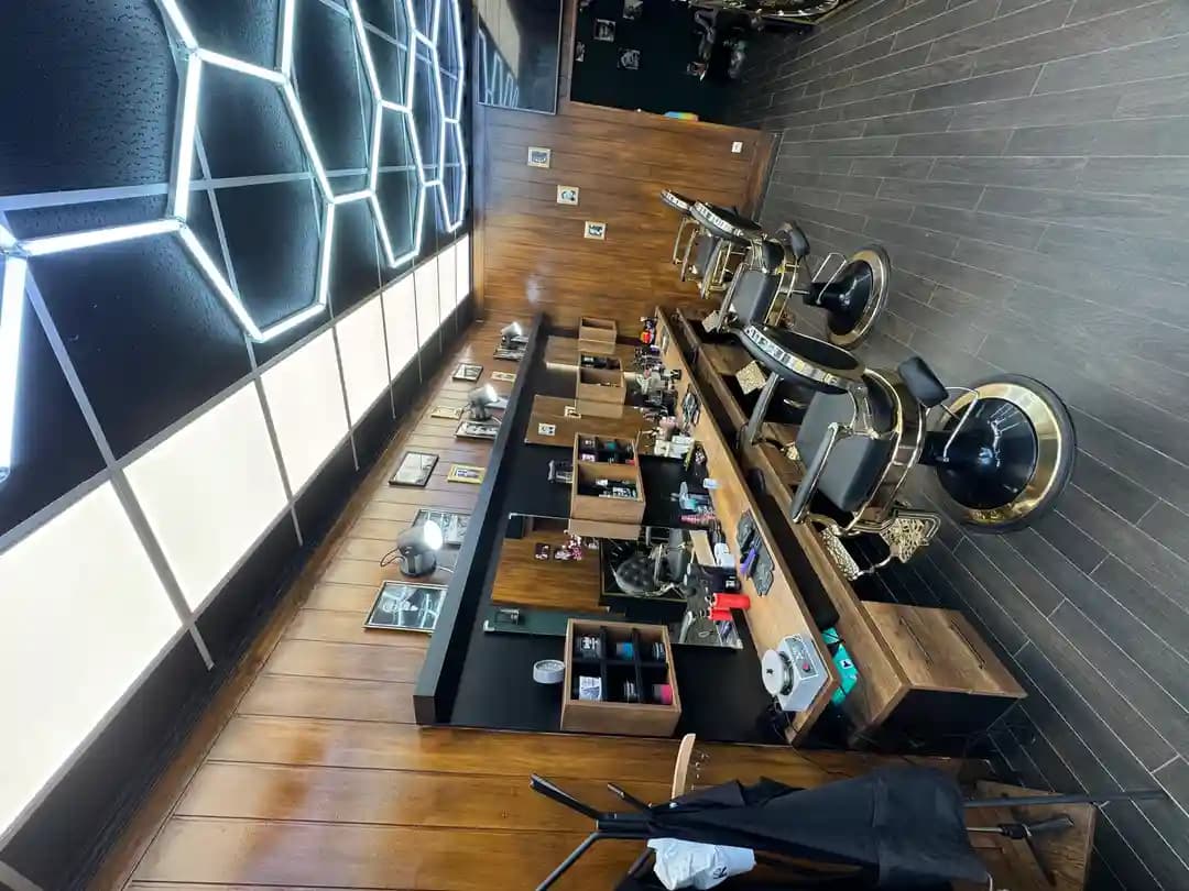 BARBERSHOP  - 3