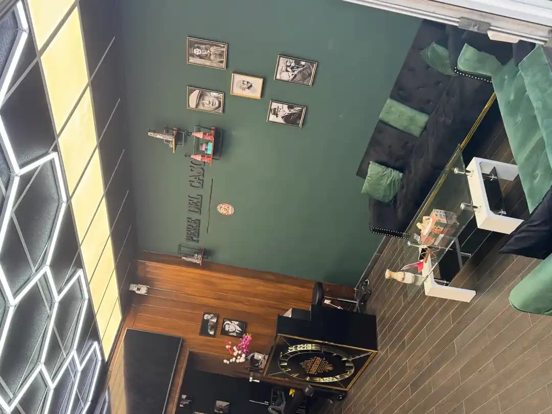 BARBERSHOP  - 4