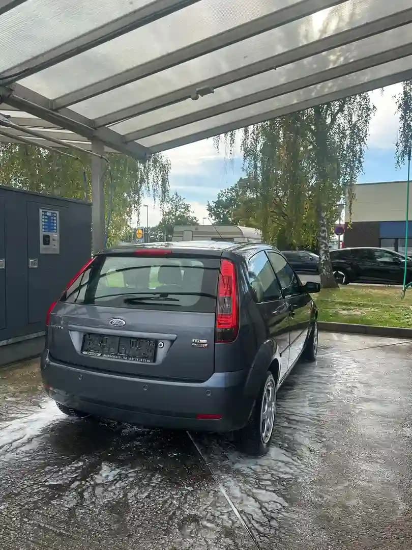 Ford Fiesta - TÜV 09/27 - - 2