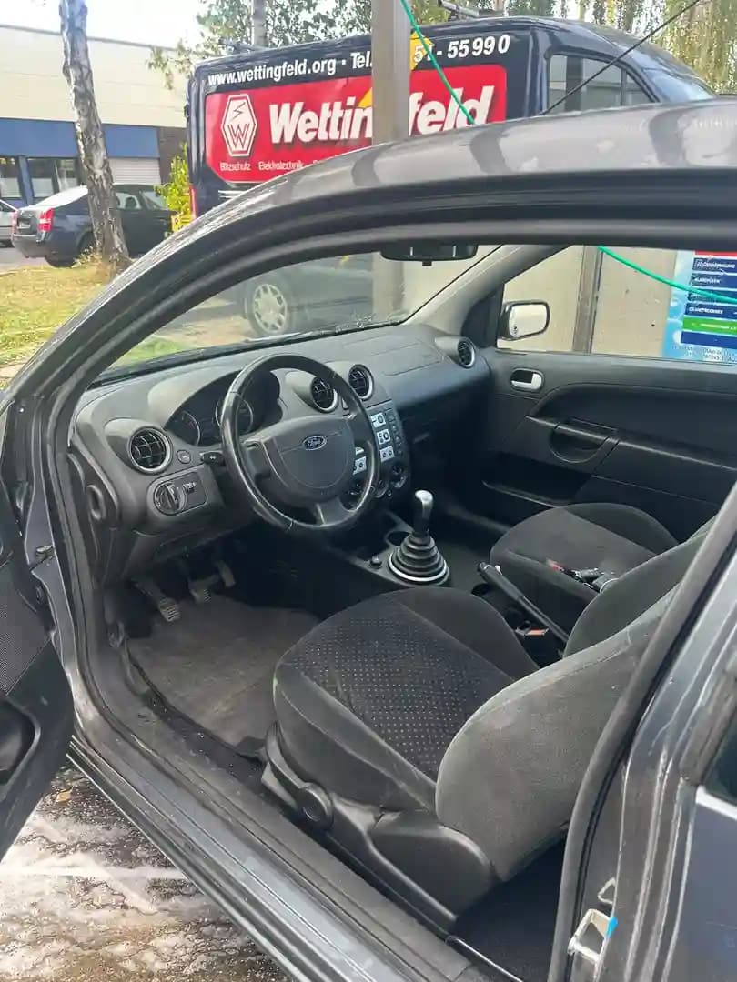 Ford Fiesta - TÜV 09/27 - - 3