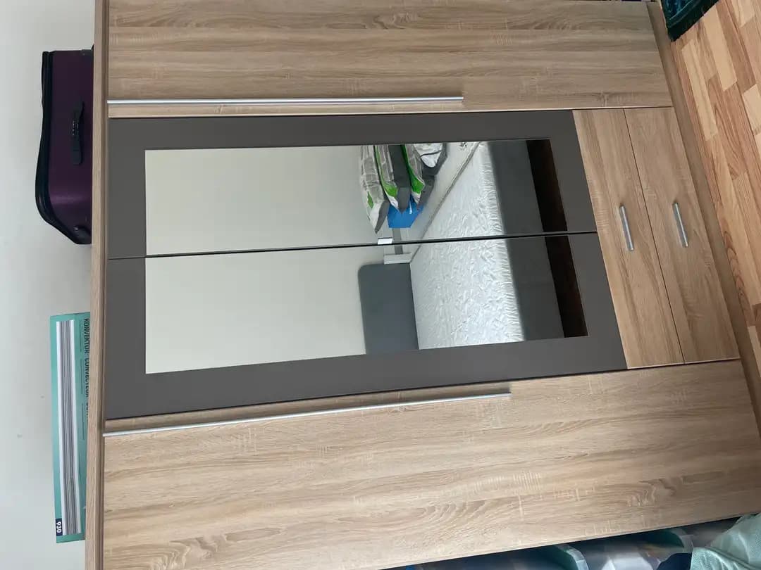 Kleiderschrank - 1