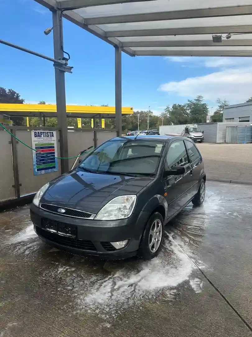Ford Fiesta - TÜV 09/27 -